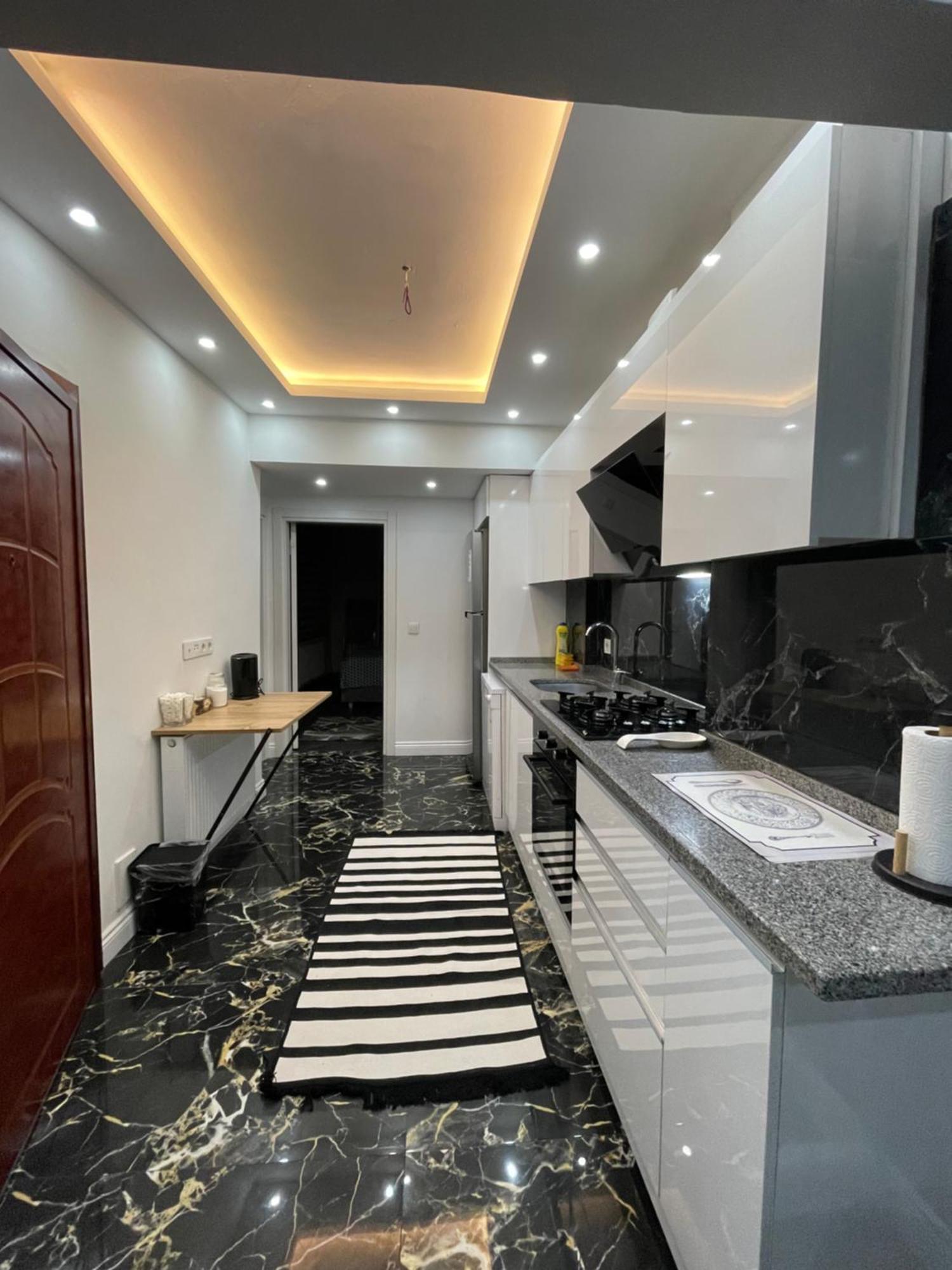 In The Heart Of The Apartment *