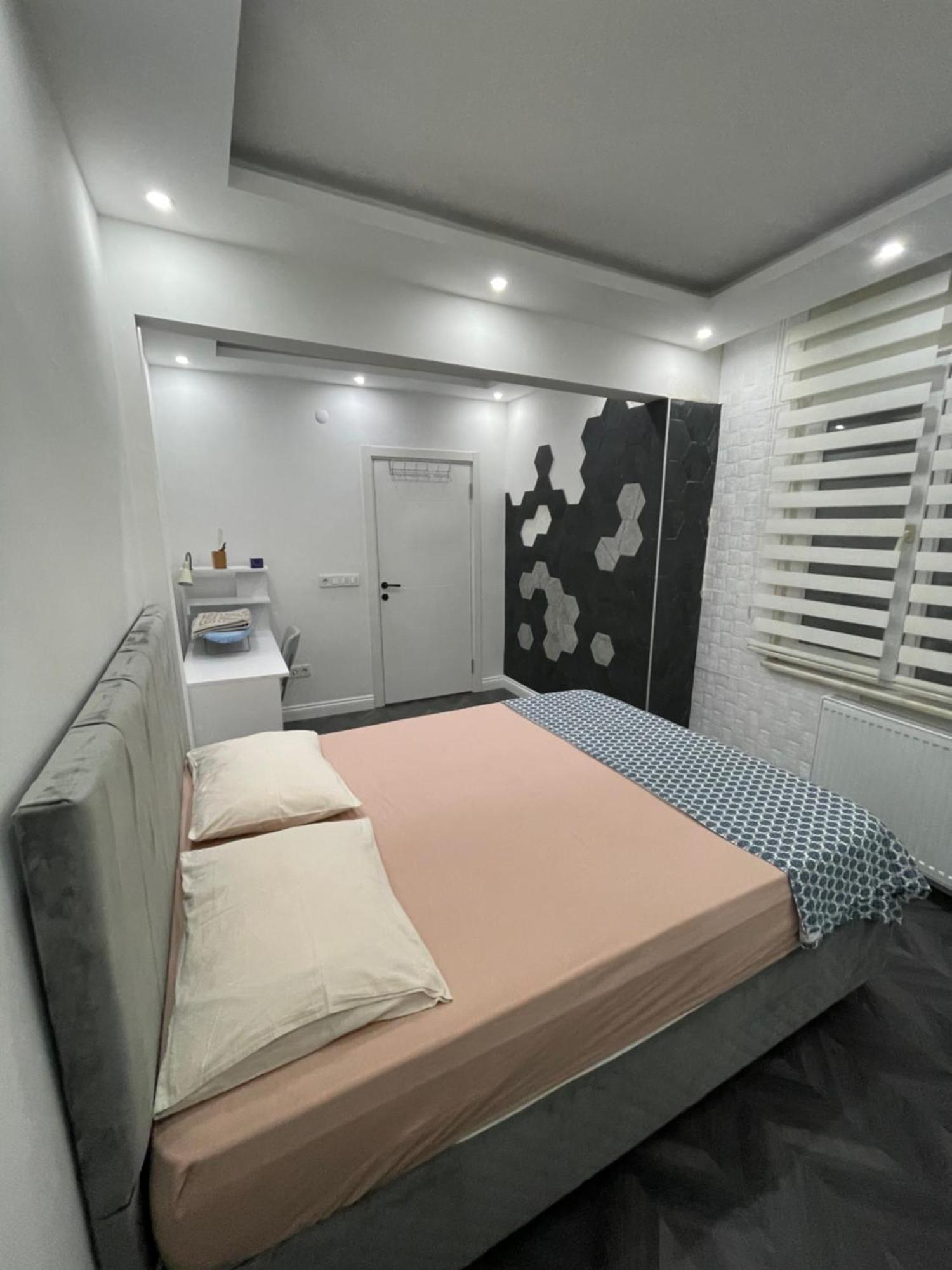 Apartment In The Heart Of The *